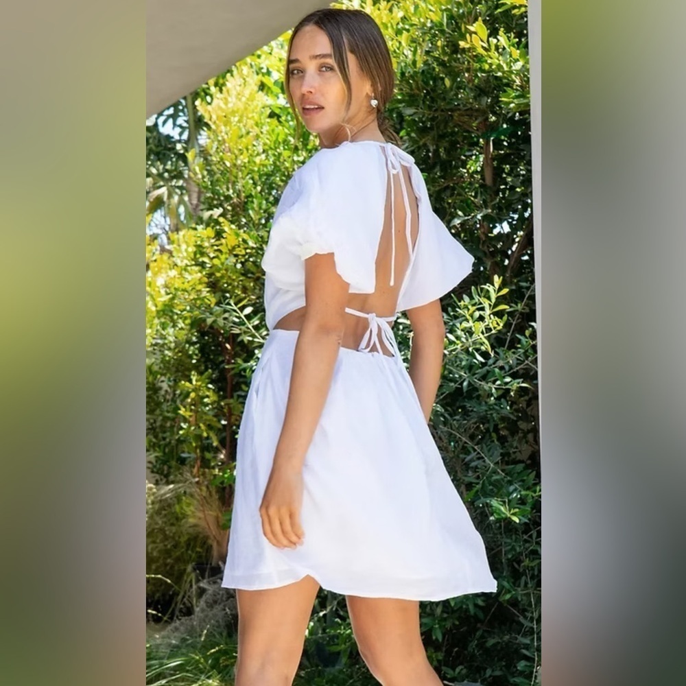 NASTY GAL collection White Puff Sleeve Backless Dress size 4 like new
